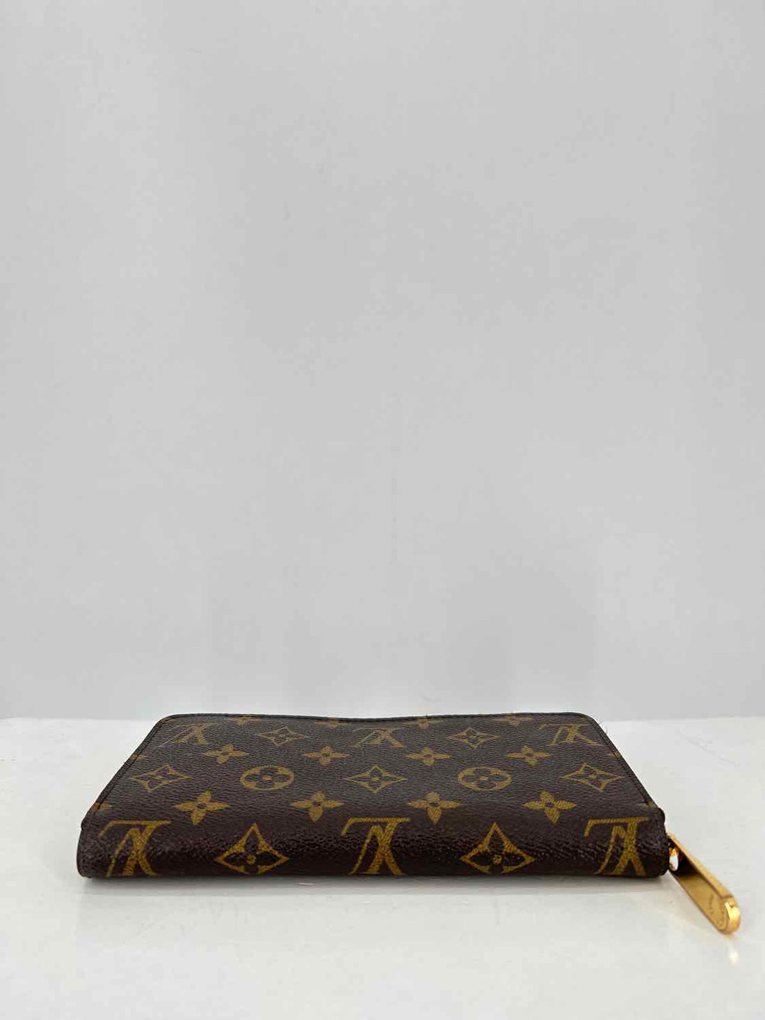 Louis Vuitton Zippy Wallet  Monogram Coated Canvas Pre Owned LUXURY