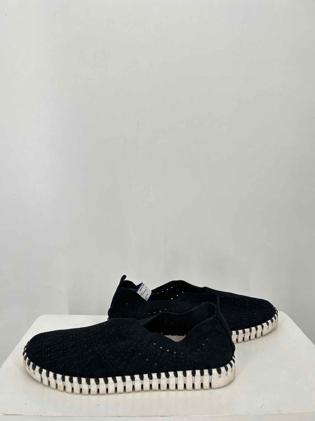 Ilse Jacobsen Women Size 40(9) Black Perforated Sneakers