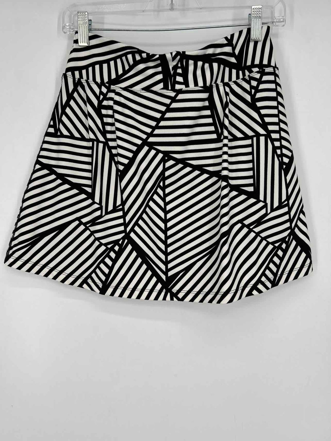 Title Nine Size S Black & White Active Skorts