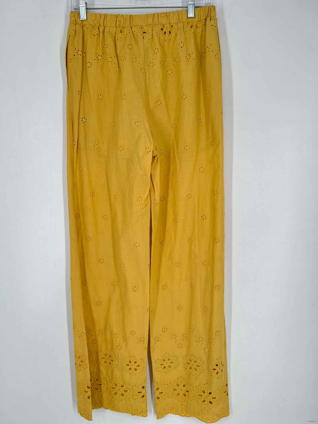 Fore Size M Yellow Eyelet Pants