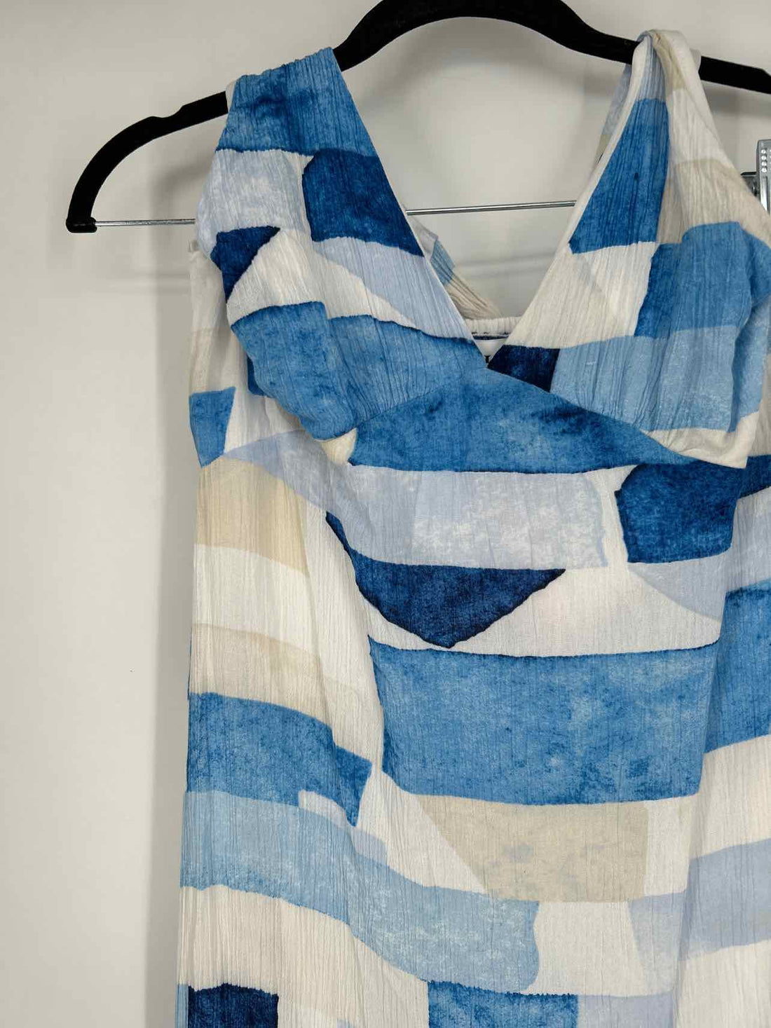 Gilli Size M White & Blue Print Dress