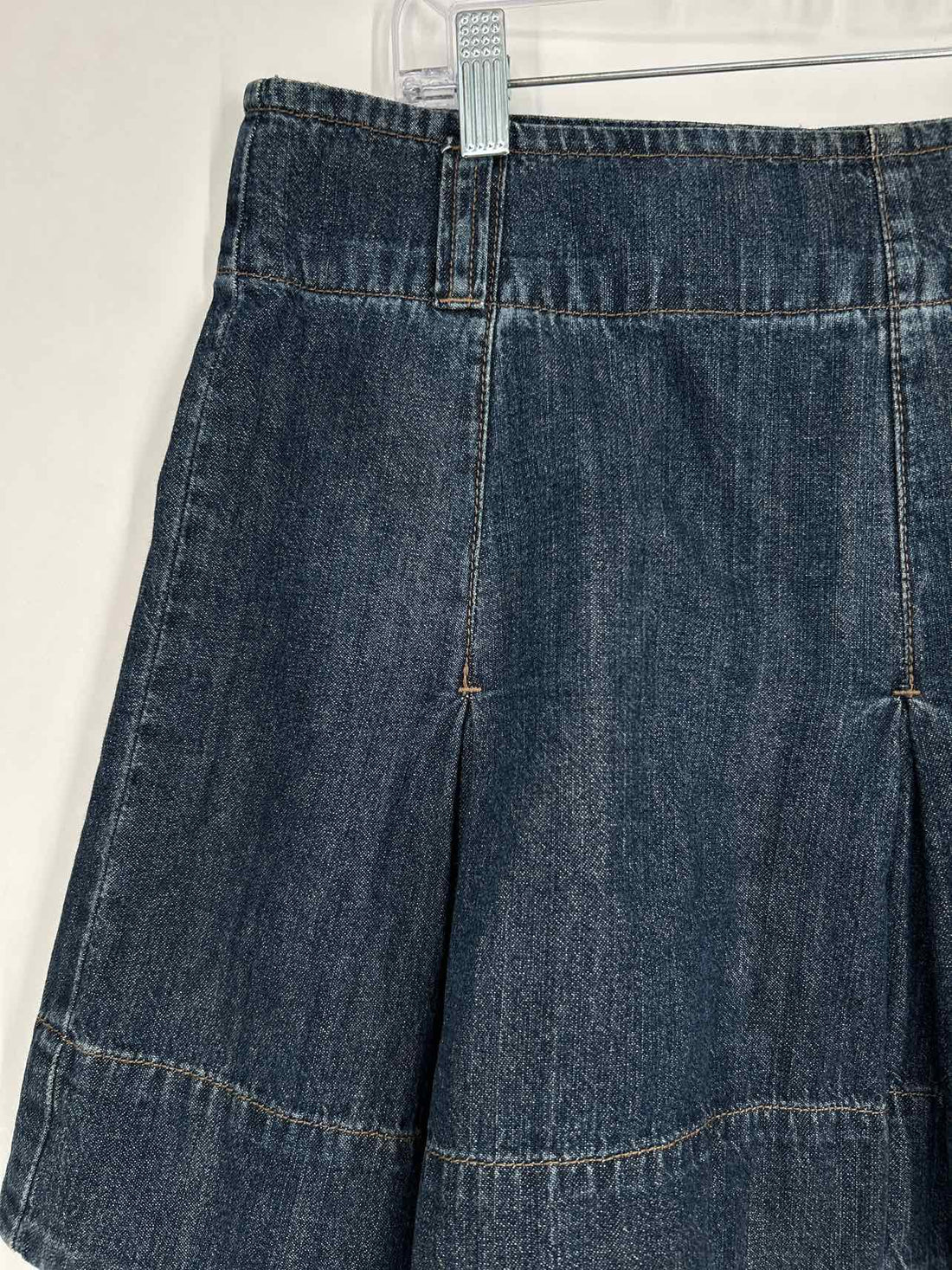 DKNY Size 6 Denim Vintage Skirts