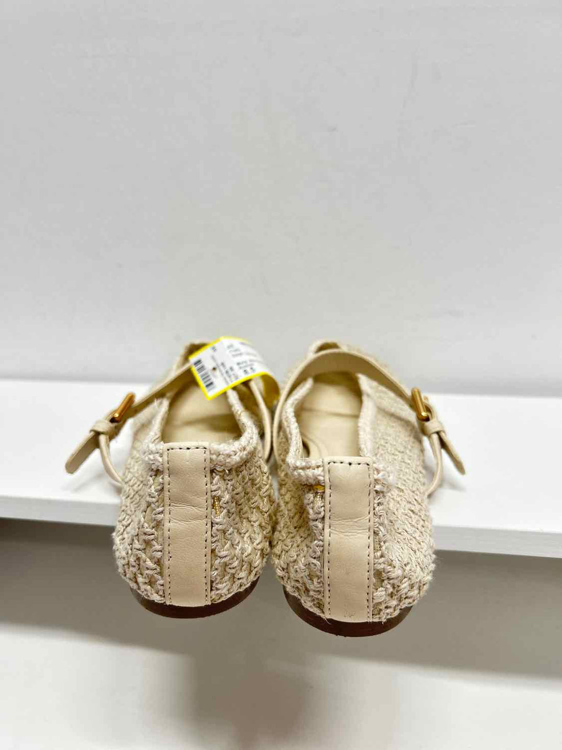Arezzo Women Size 8.5 Beige Like New Flats