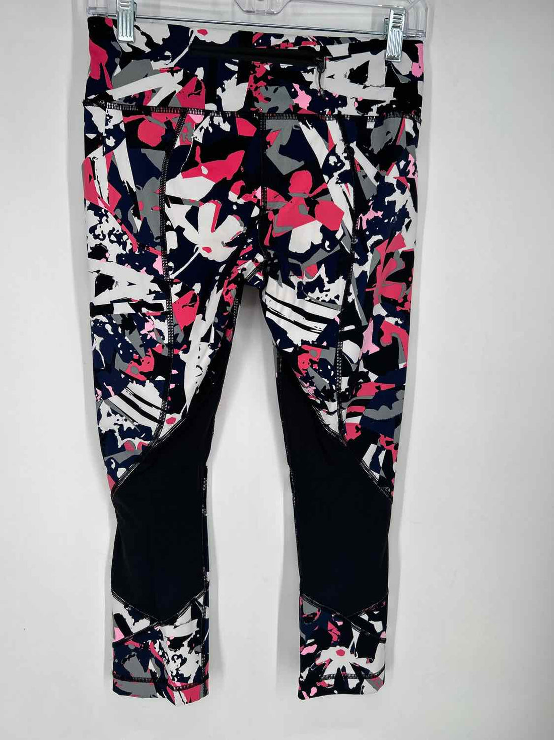 Lululemon Size 6 Navy Black & White Print Active Leggings