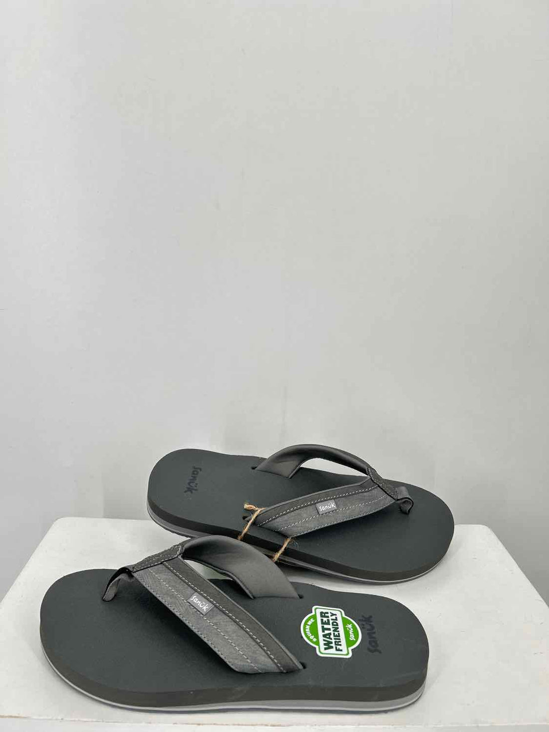 Sanuk Women Size 10.5 Gray Flip Flops