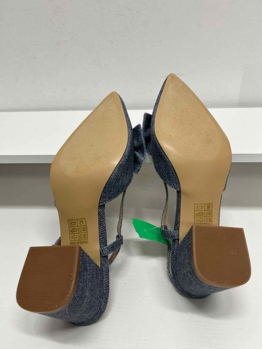 Journee Collection Women Size 7.5 Denim Heels