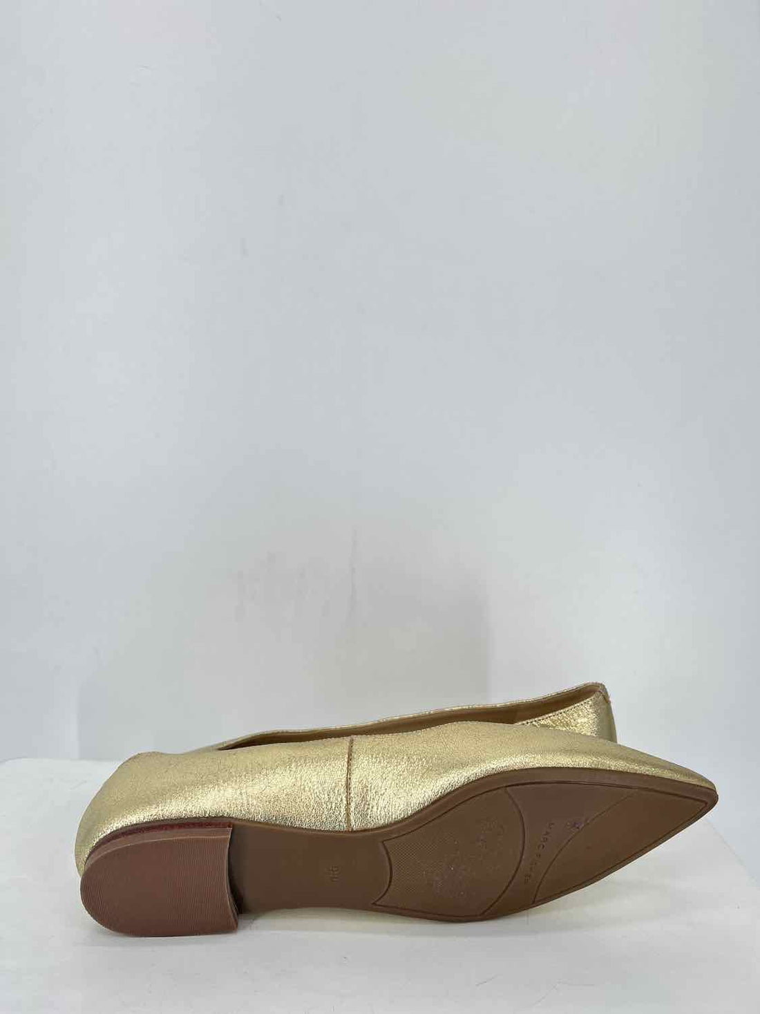 Marc Fisher Women Size 9.5 Gold Flats