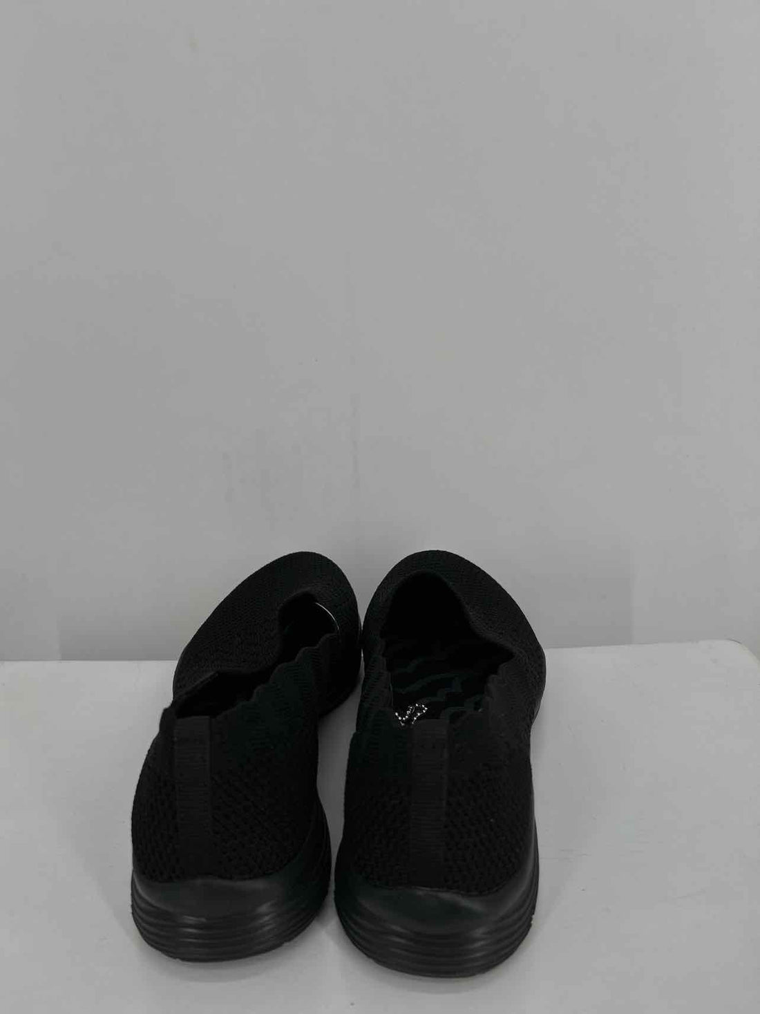 Skechers Women Size 6.5 Black Like New Sneakers