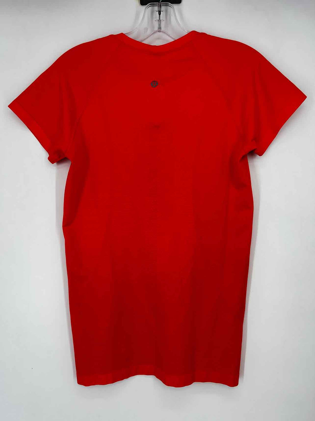 Lululemon Size 8 Coral Short Sleeve Active Tops