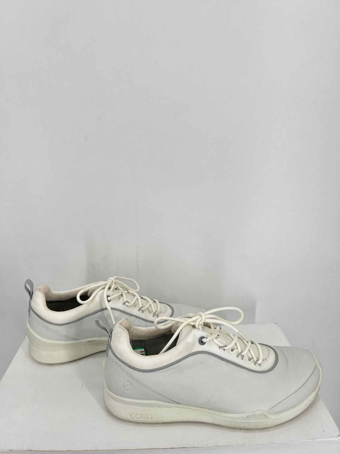Ecco Women Size 41 White Sneakers