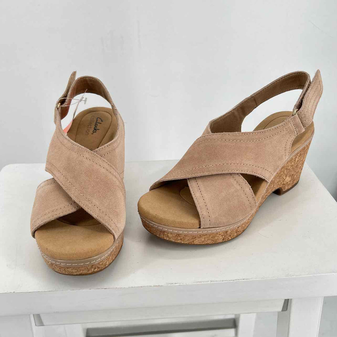 Clarks Women Size 8.5 Beige NWT Cork Wedges