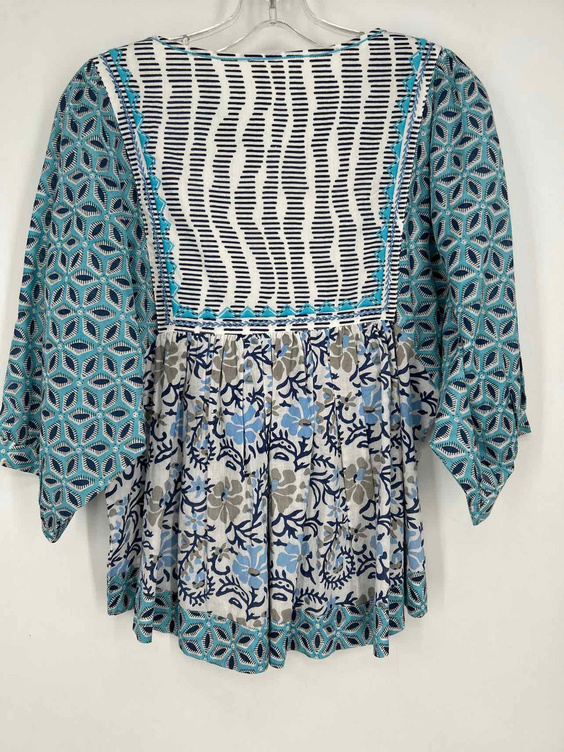 Ivy Jane Size S White & Blue Print Long Sleeve