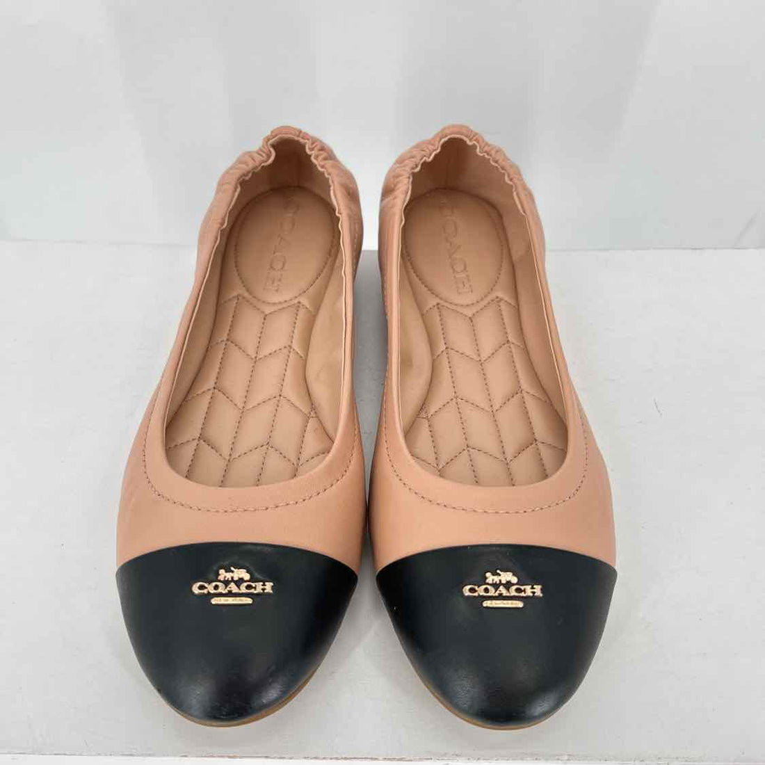 Coach Women Size 7 Beige & Black Flats