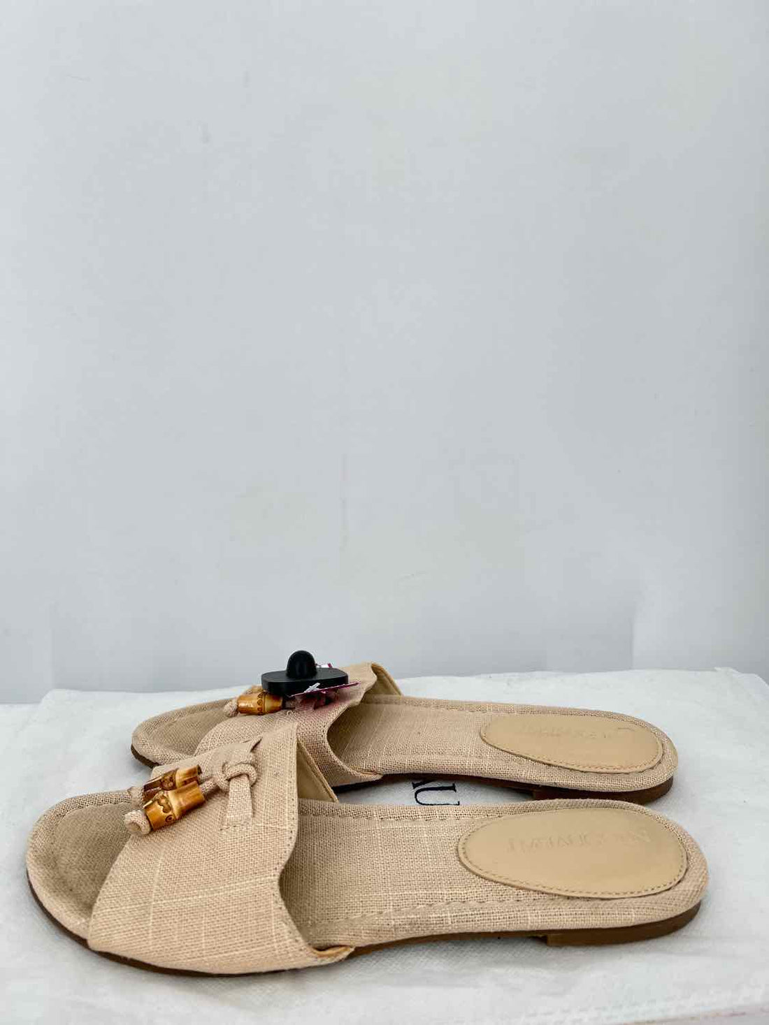 J McLaughlin Women Size 7.5 Beige Sandals