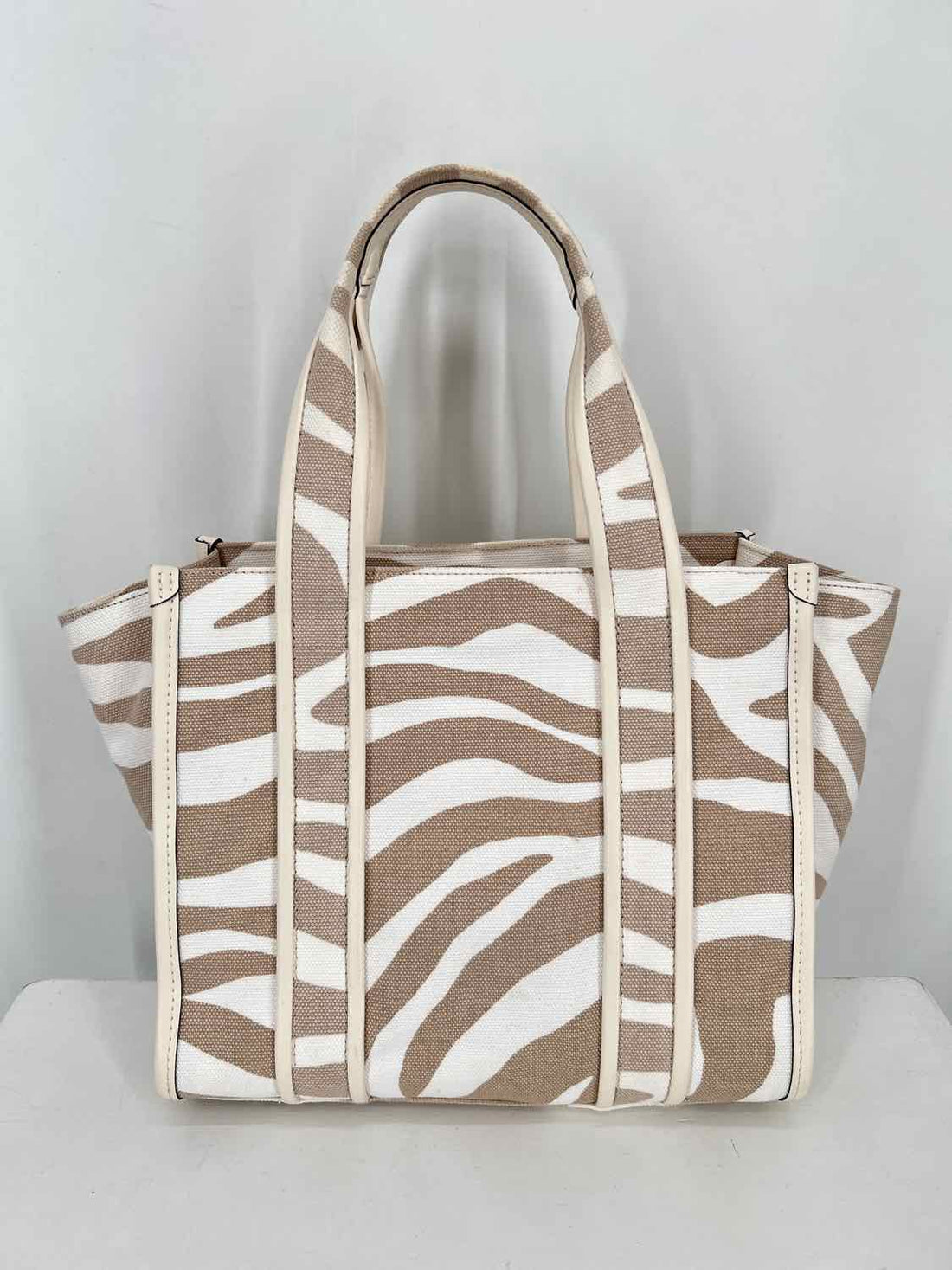 Kate Spade Beige Zebra Canvas Pre Owned Satchel