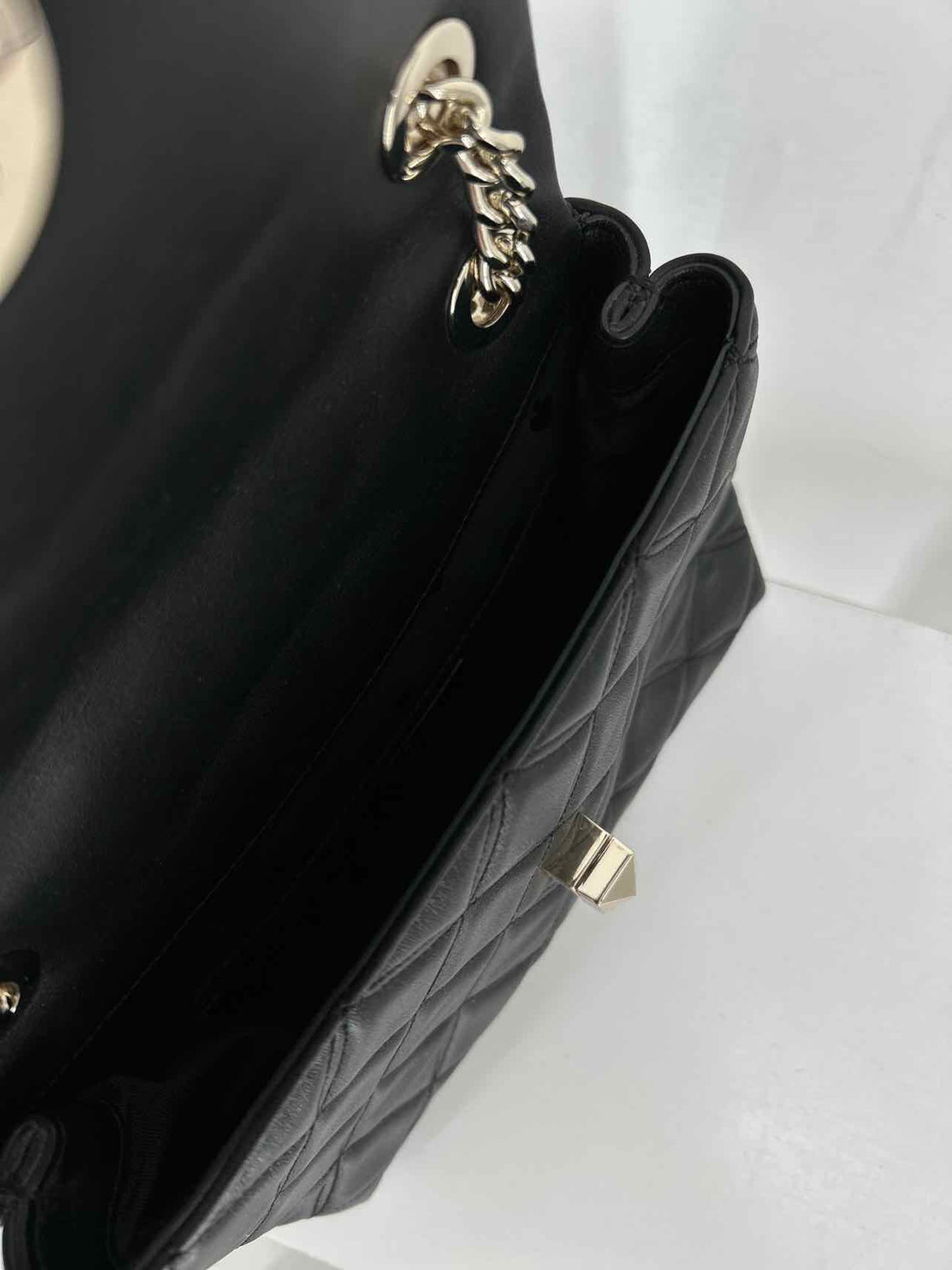 Kate Spade Black & Gold Quilted Leather Pre Owned Shoulder