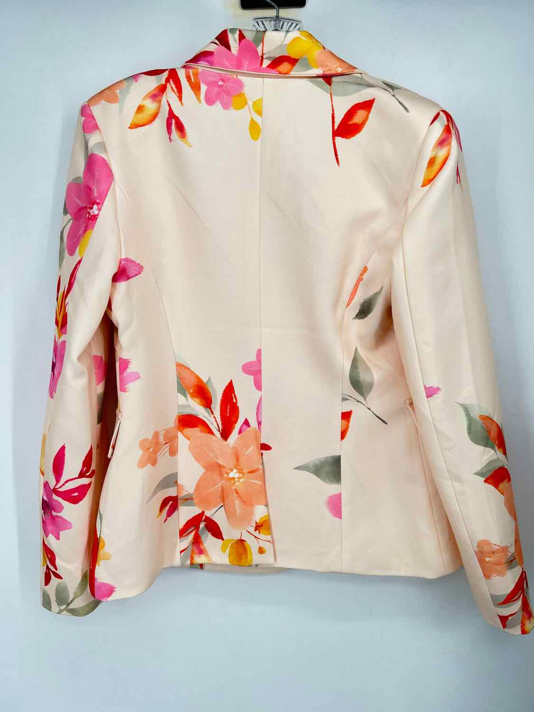 Main Strip Size S Cream Floral Multi-Piece Set
