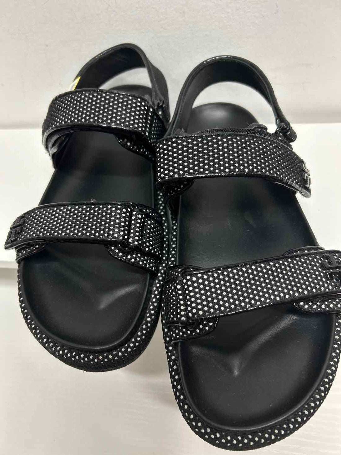 Tory Burch Women Size 9 Black Excellent Condition Mesh Sandals