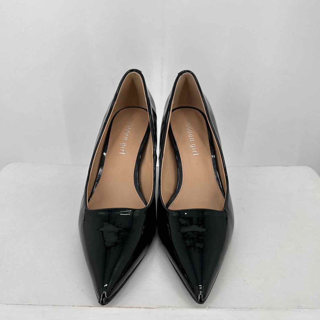 Madden Girl Women Size 7 Black Pre Owned Patent Leather Heels