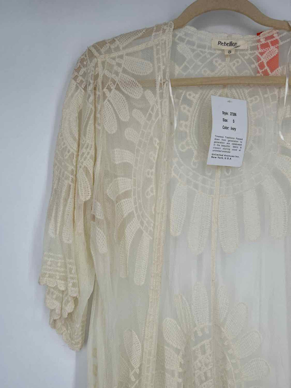 Rebellion Size S Ivory Lace NWT Kimono