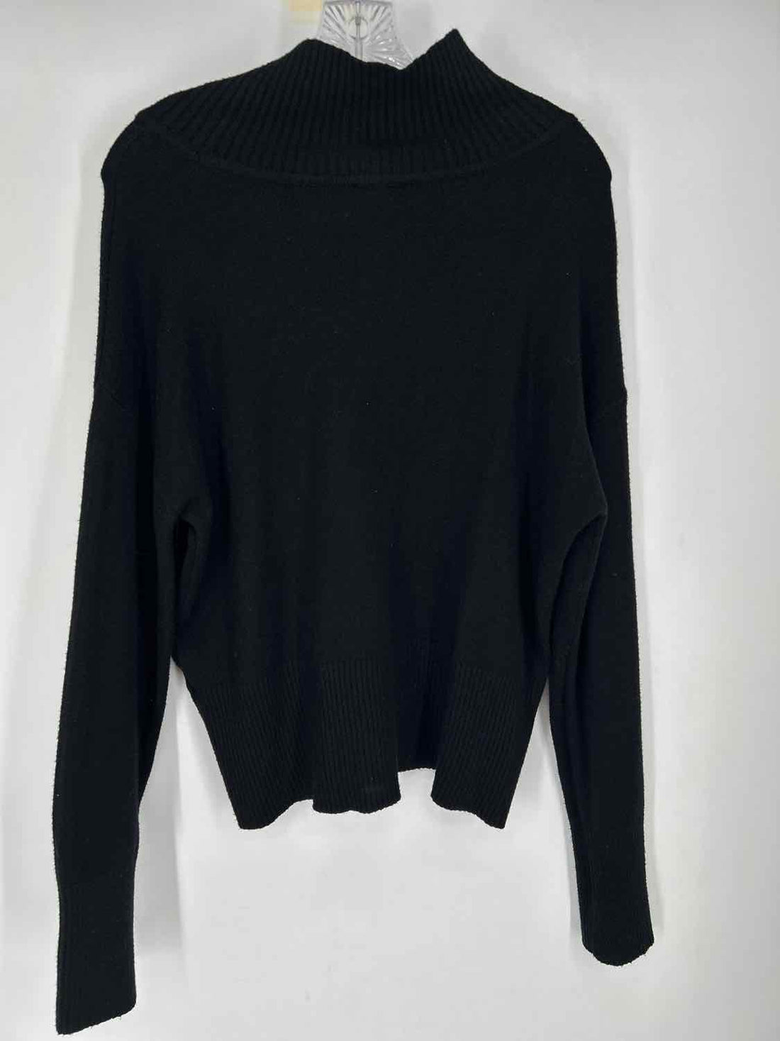 Cyrus Size M Black Sweater