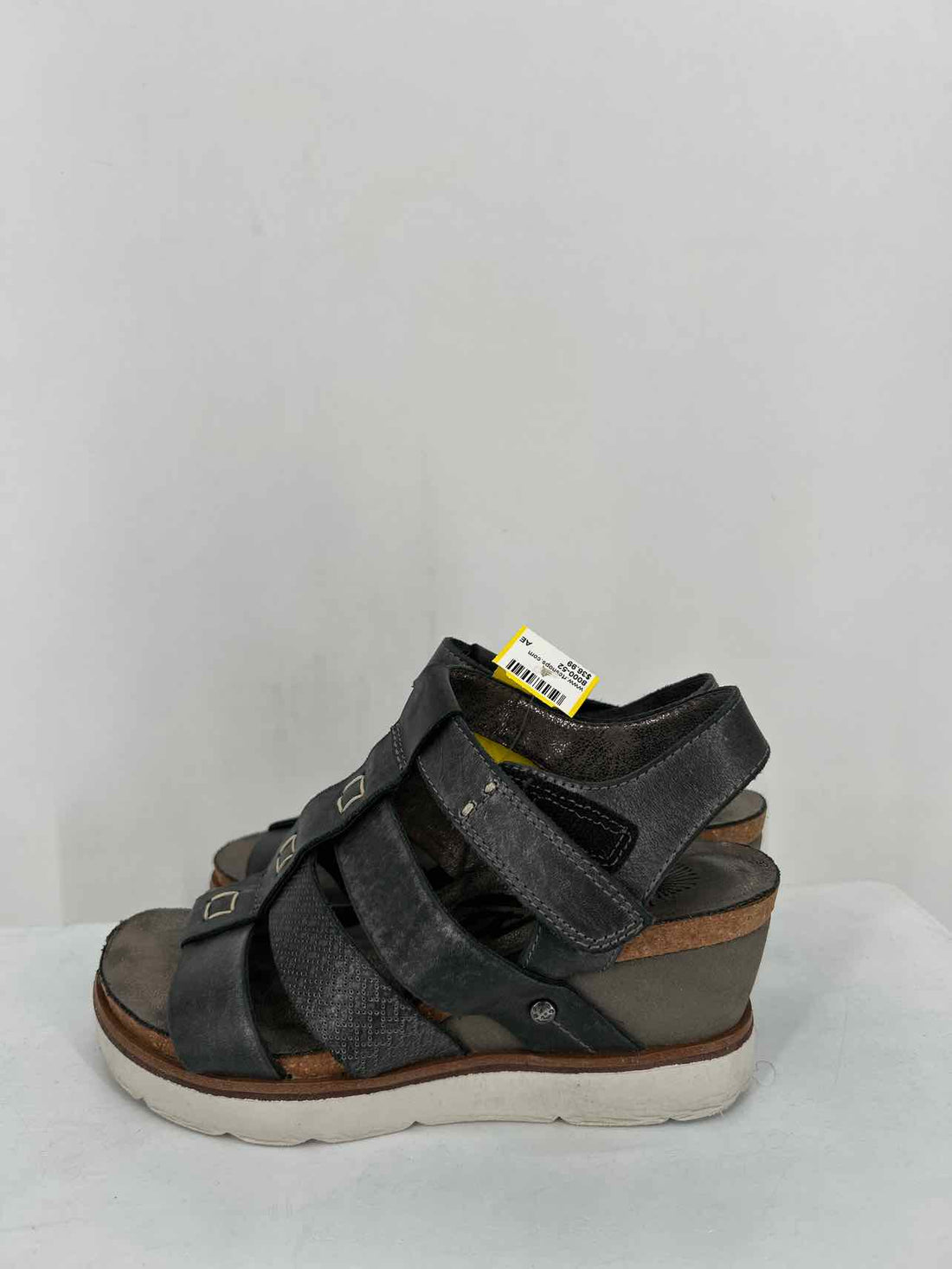 OTBT Women Size 6 Gray Wedges