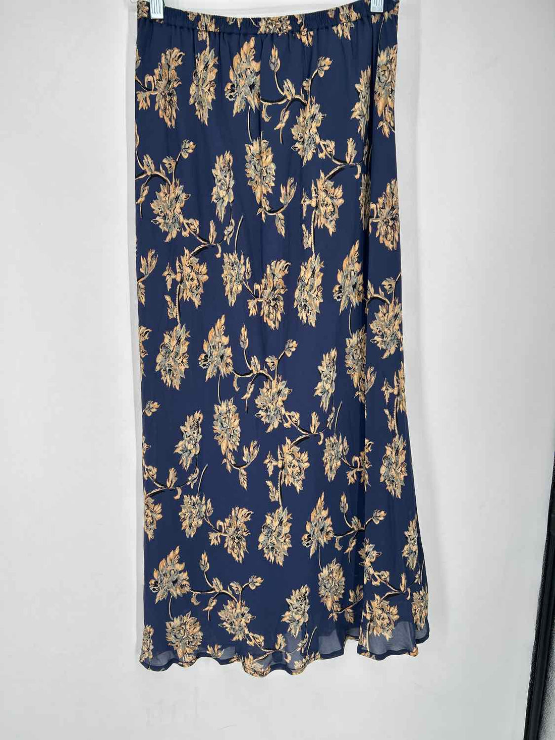 Eddie Bauer Size 4P Navy Floral Skirts
