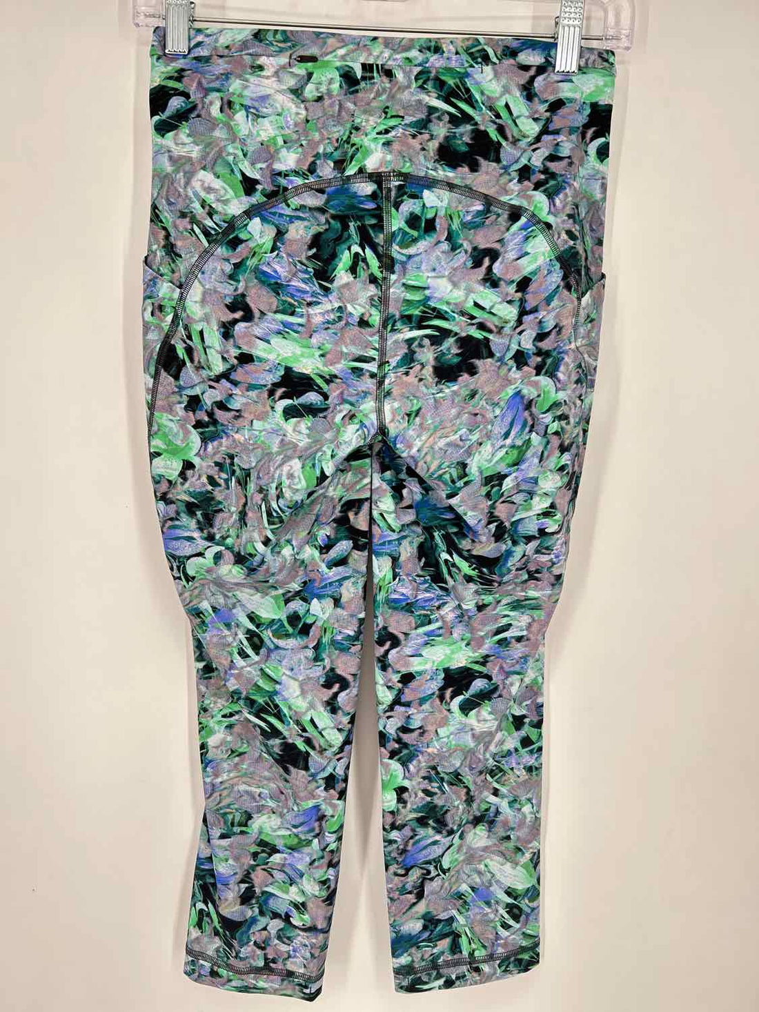 Lululemon Size 6 Blue & Green Print Active Leggings