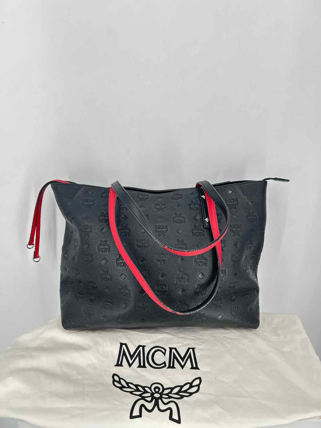 MCM Black Leather Pre Owned LUXURY