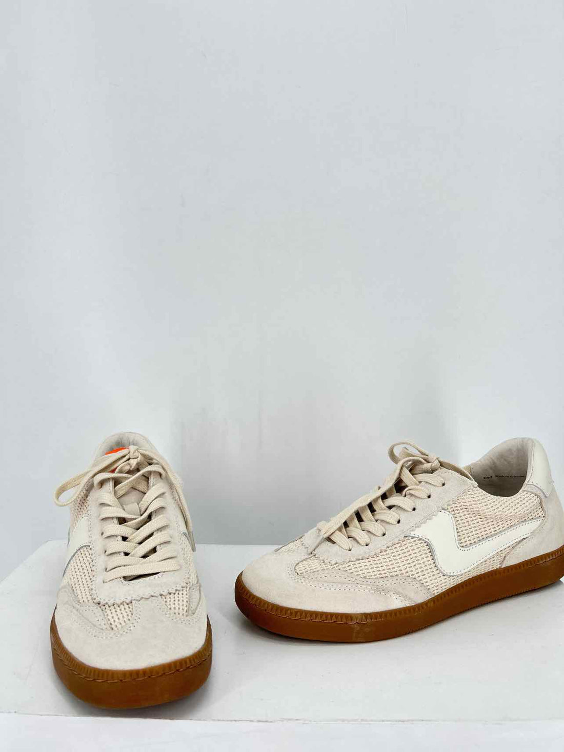 Dolce Vita Women Size 8 Off White Colorblock Sneakers