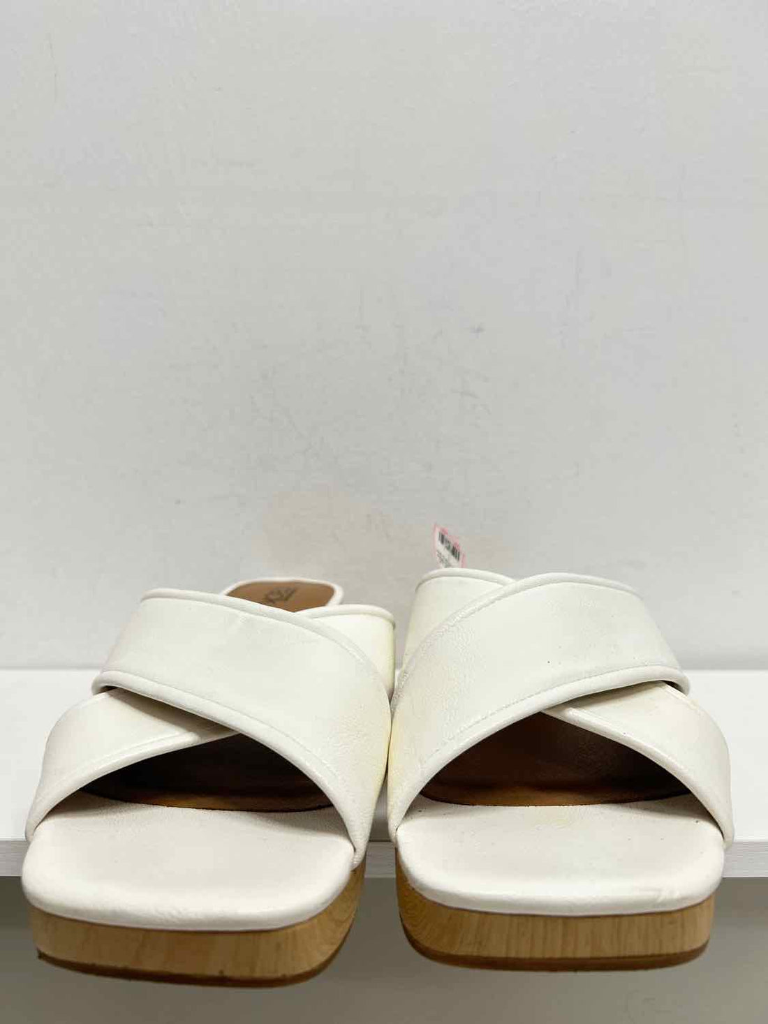 Nordstrom Rack Women Size 9.5 White Sandals