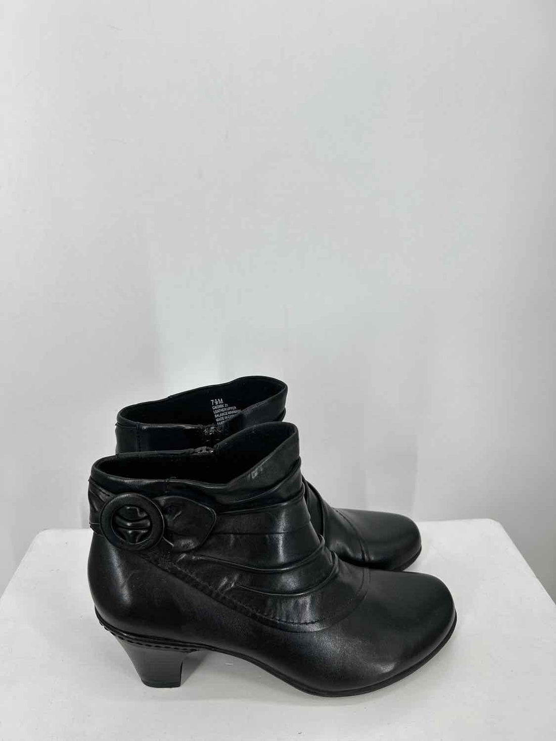 New Balance Women Size 7.5 Black Ankle Boot