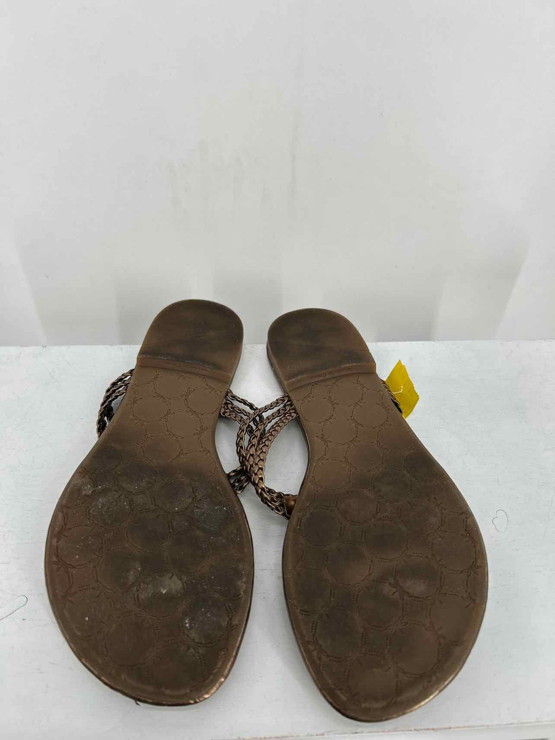 Talbots Women Size 7 Bronze Flip Flops