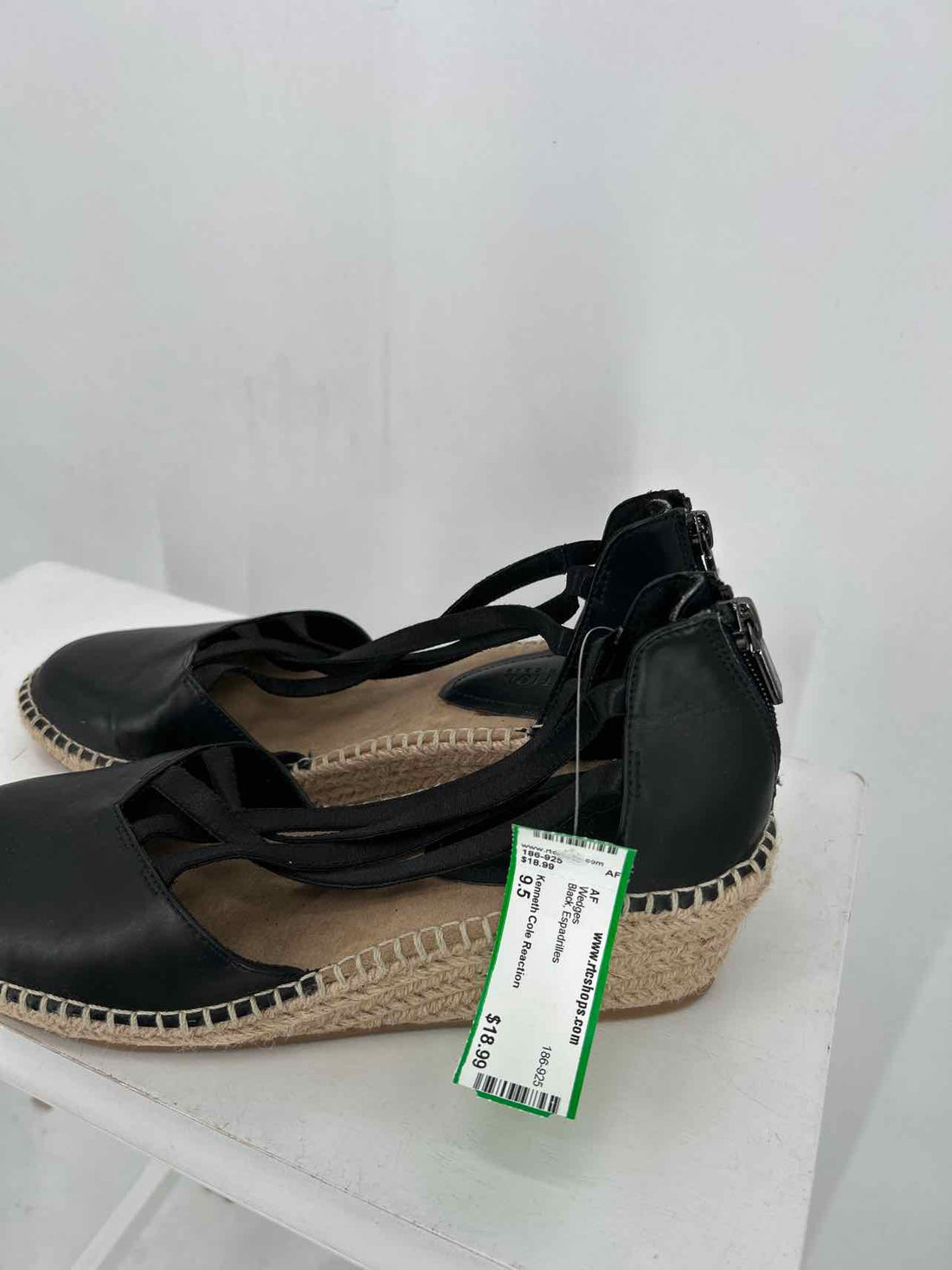 Kenneth Cole Reaction Women Size 9.5 Black Espadrilles Wedges
