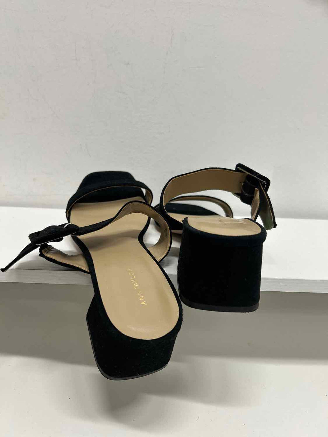 Ann Taylor Women Size 8 Black Suede Sandals