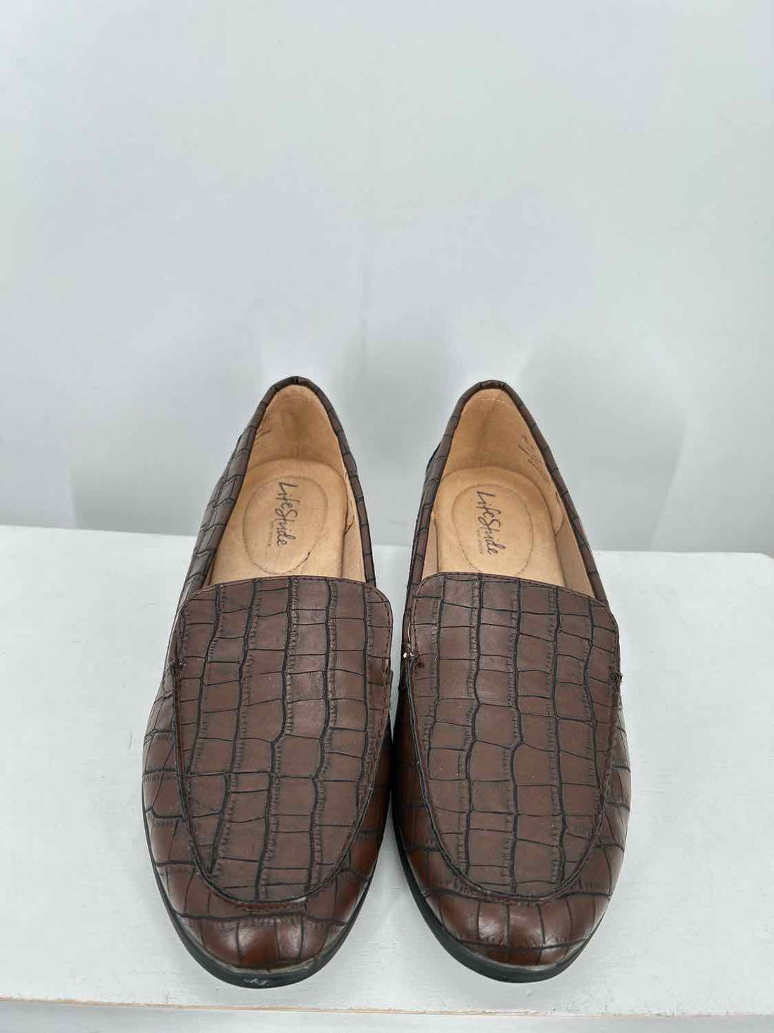 Lifestride Women Size 8.5 Brown Croc Embossed Loafers