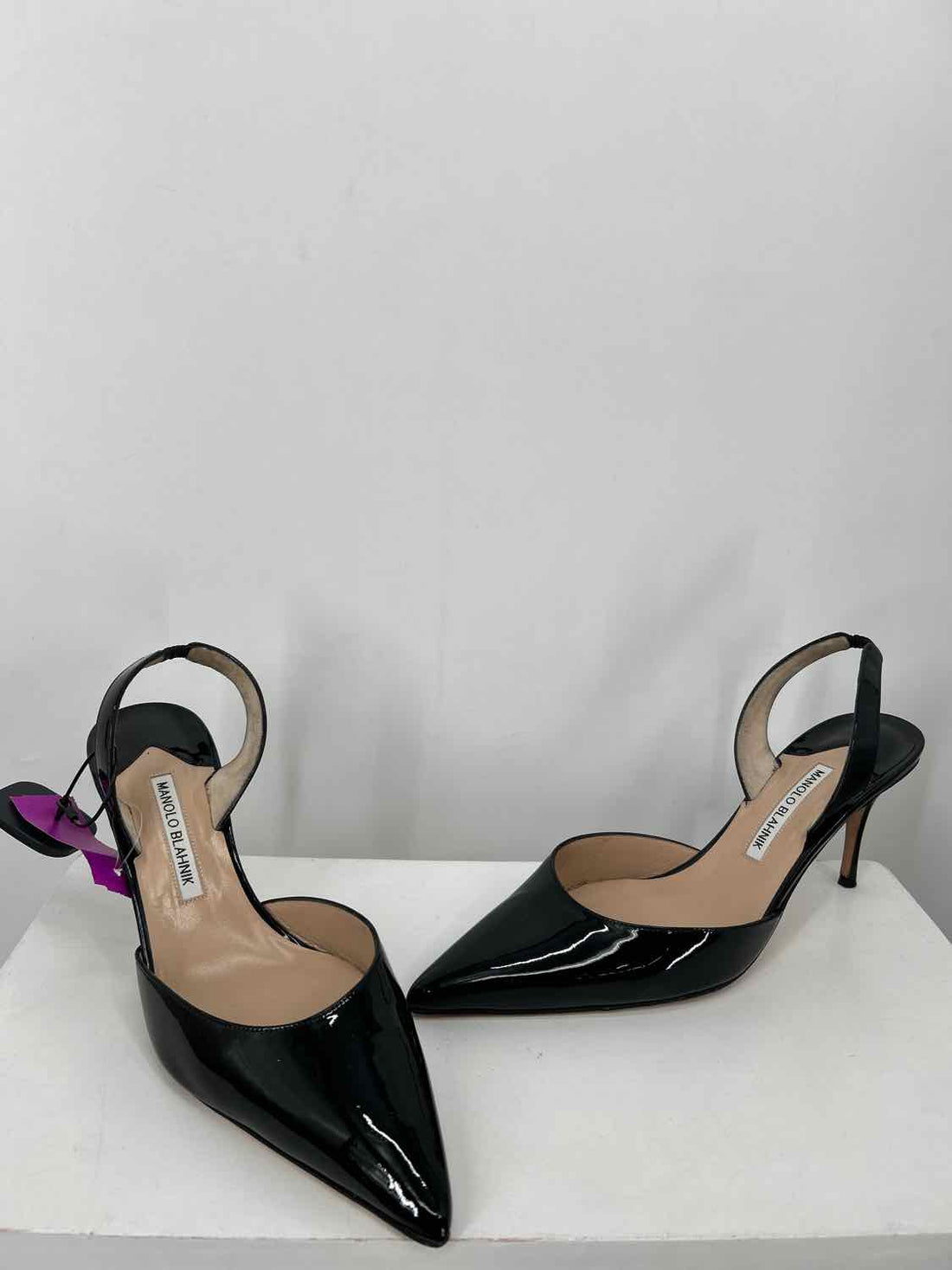 Manolo Blahnik Women Size 40.5 Black Patent Leather LUXURY