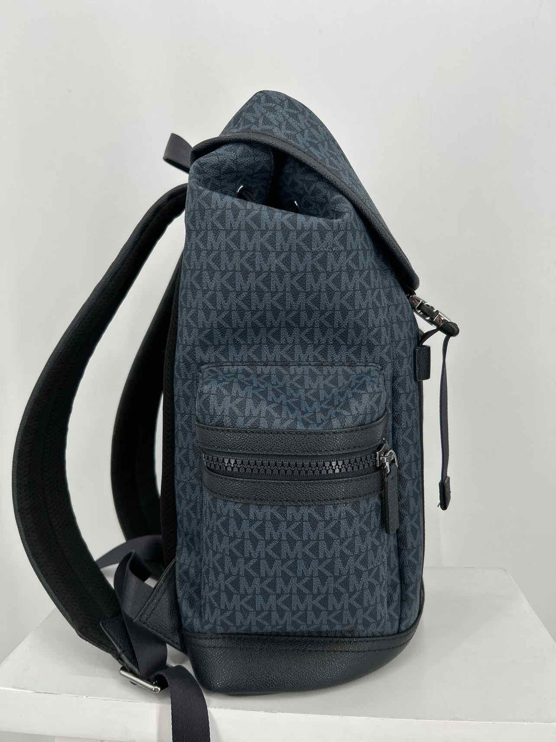 Michael Kors Navy Signature Pebbled Leather Excellent Condition Backpack
