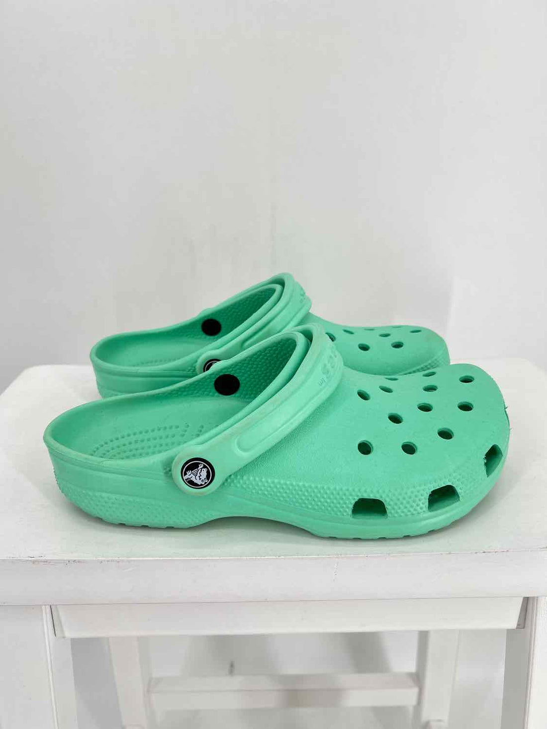 Crocs Women Size 8 Mint Green Clogs