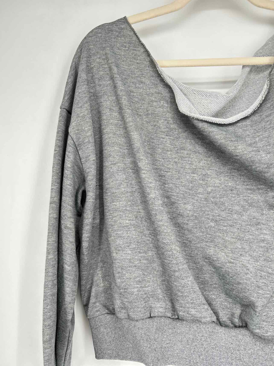 Micas Size L Gray Sweatshirt
