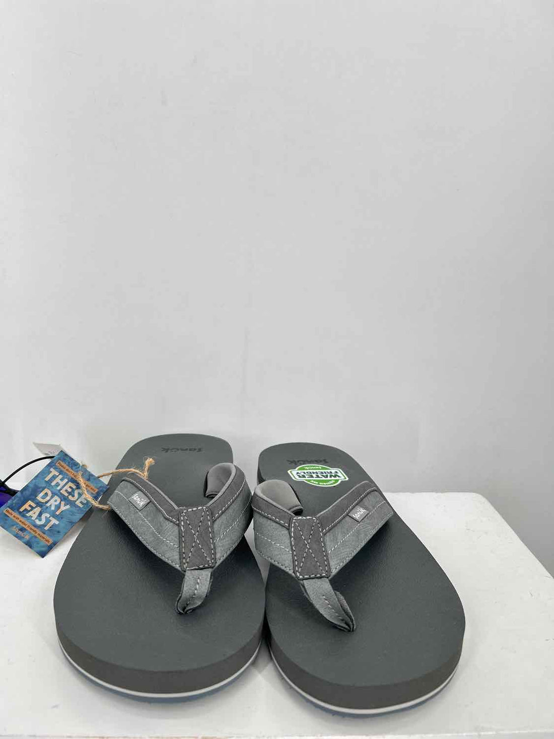 Sanuk Women Size 10.5 Gray Flip Flops