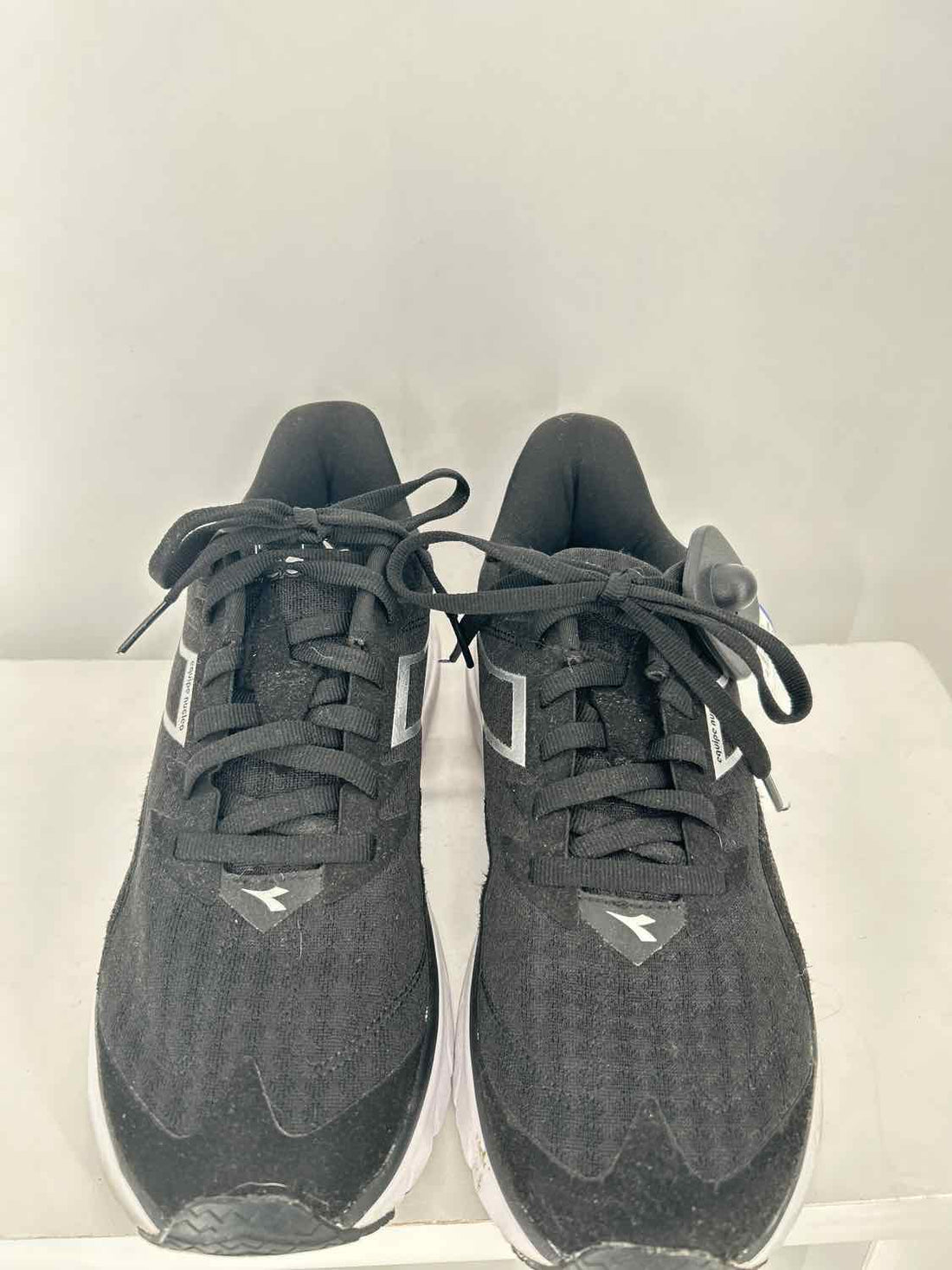 Diadora Women Size 9 Black & White Sneakers