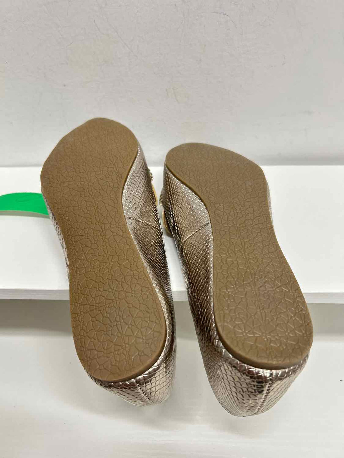 Steve Madden Women Size 6.5 Gold Like New Flats