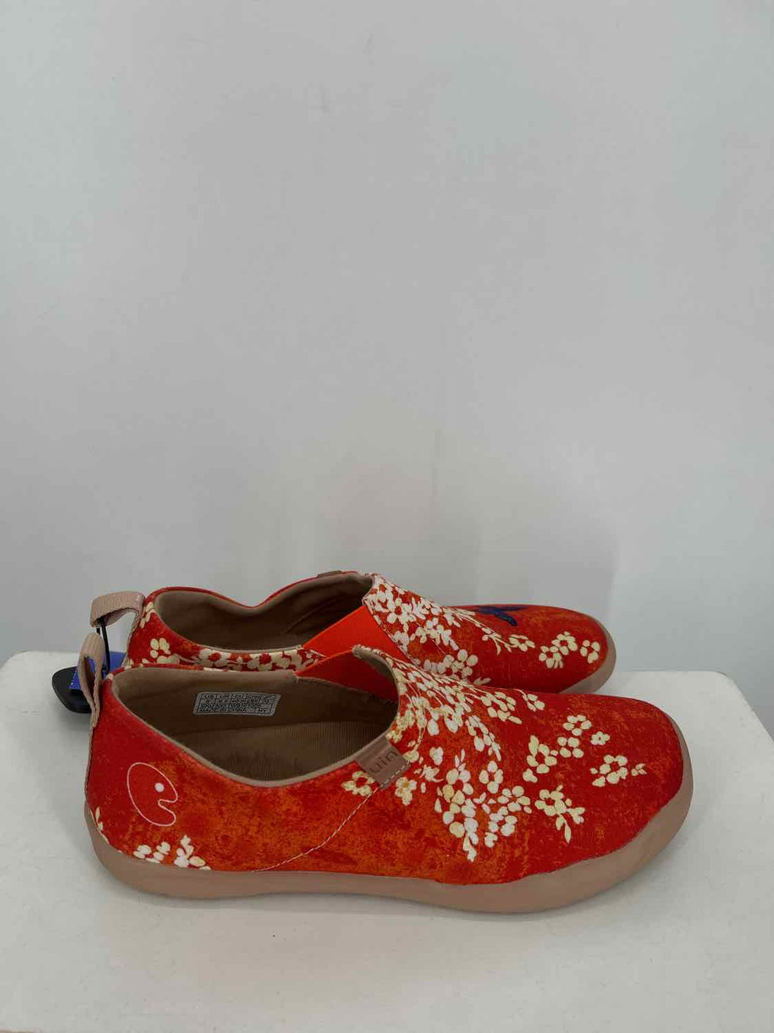 Uin Women Size 9 Dark Orange Floral Sneakers