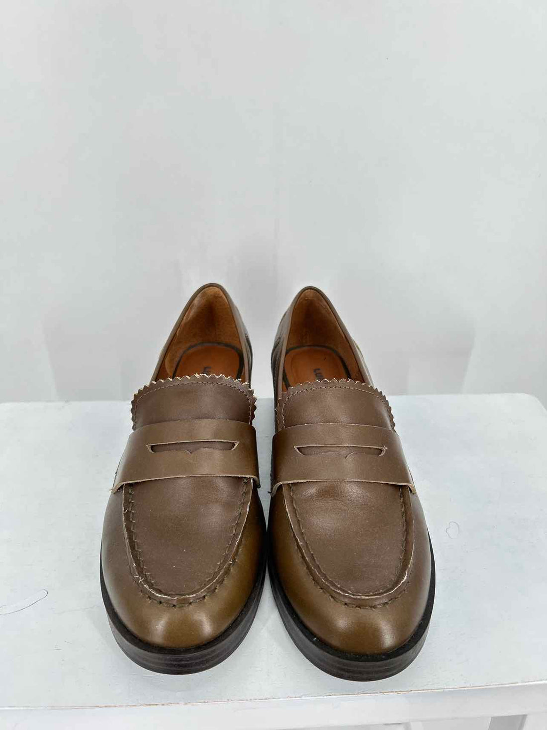 Lucky Brand Women Size 6.5 Olive Like New Loafers