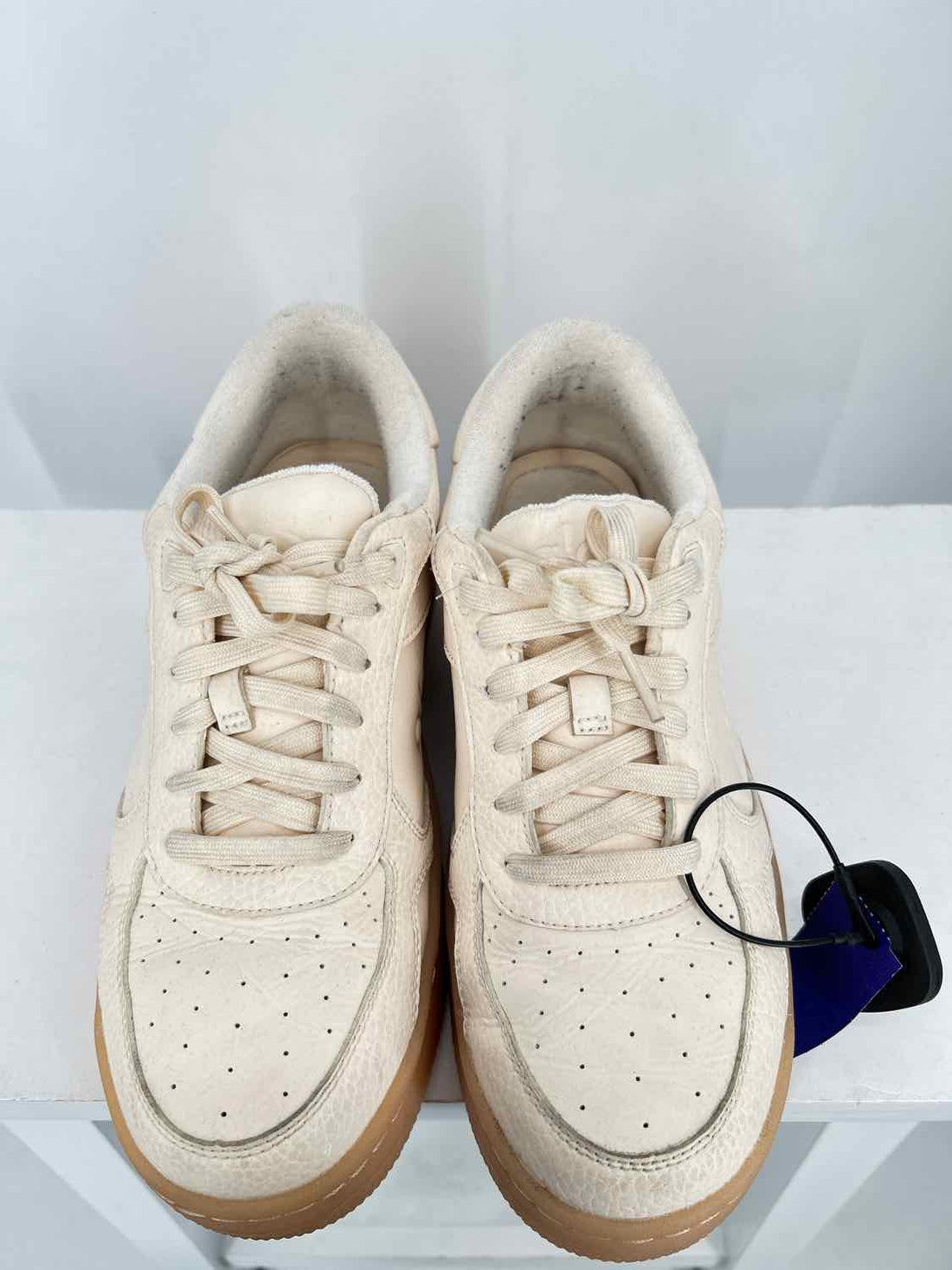 Alo Yoga Women Size 7.5 Buttercream Sneakers