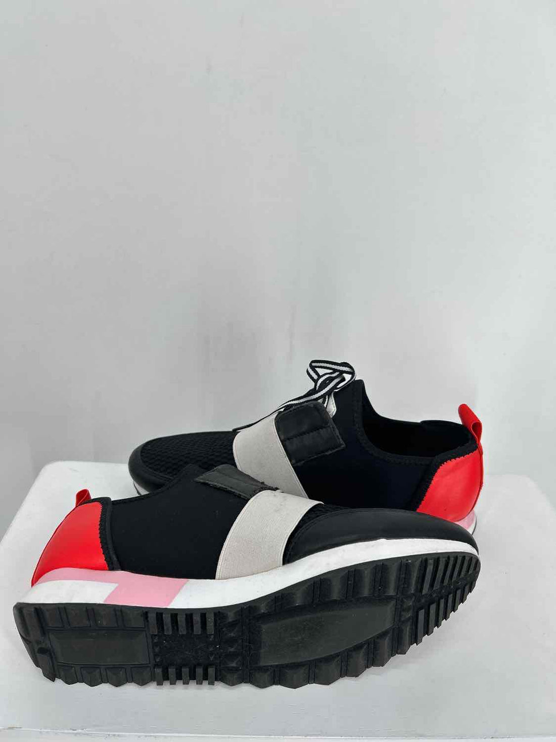 Steve Madden Women Size 9 Black & Red Like New Sneakers