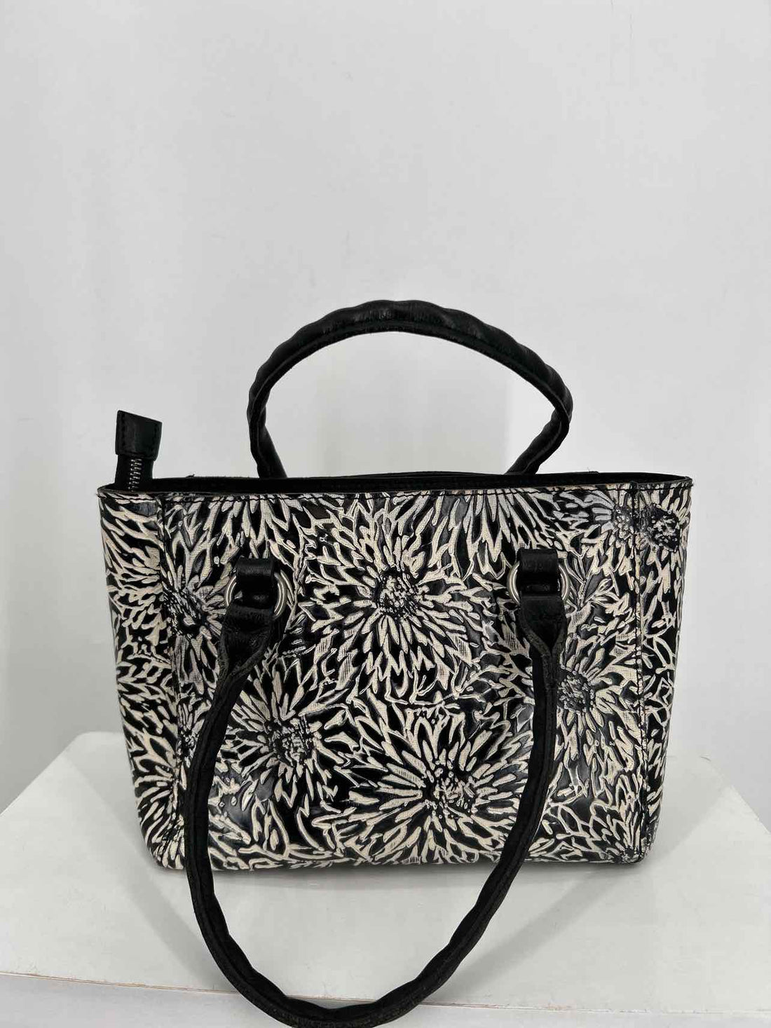 Patricia Nash Black & Cream Genuine Leather Purse