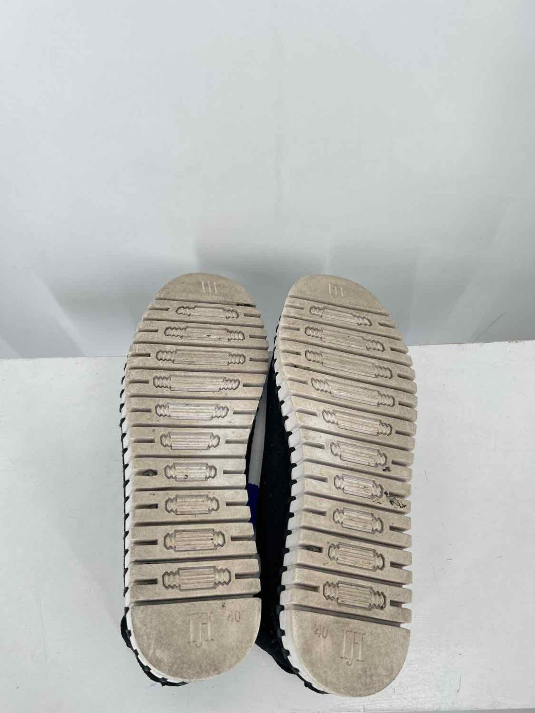 Ilse Jacobsen Women Size 40(9) Black Perforated Sneakers