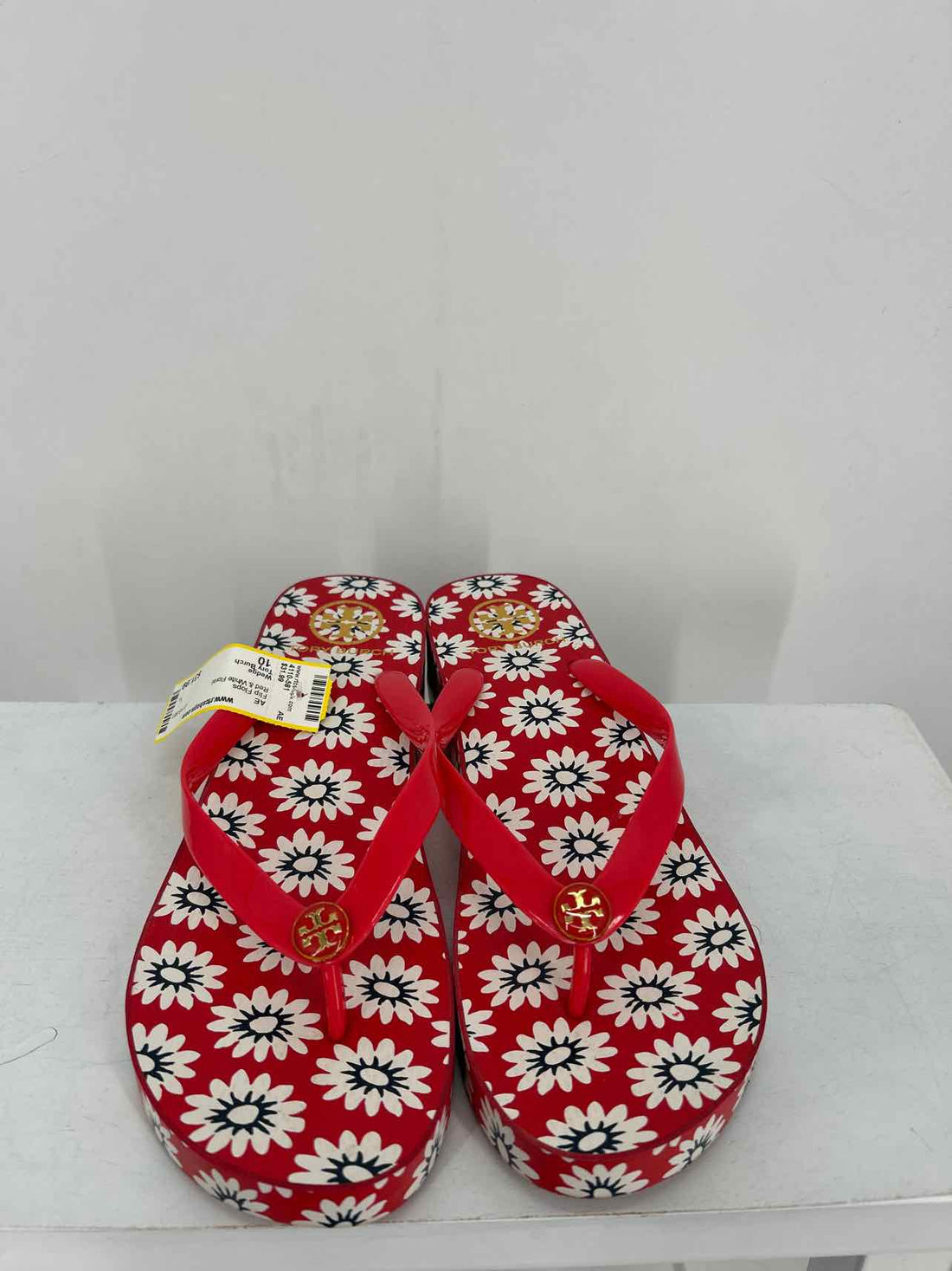 Tory Burch Women Size 10 Red & White Floral Flip Flops